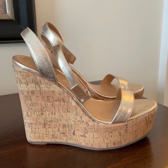 Schutz Eduarda Gold Platform Wedge Sandal - Picture 3 of 11